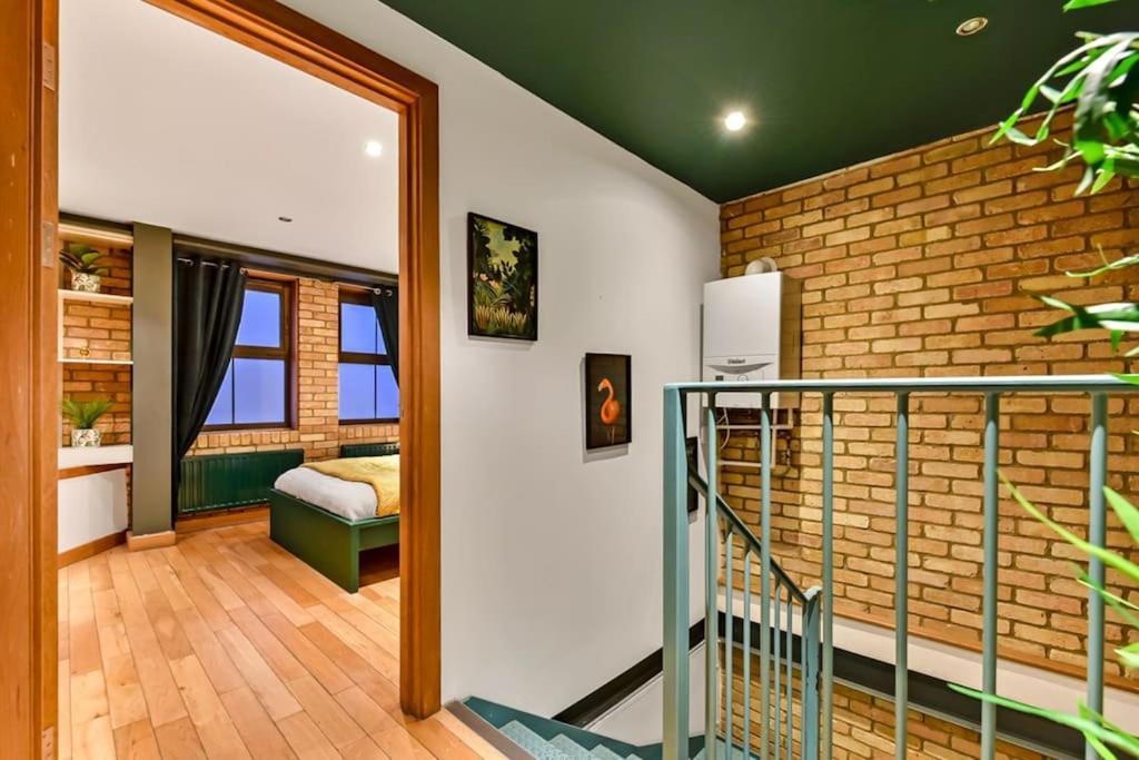 Spacious 2 Bed Urban Jungle Flat, Central 런던 외부 사진
